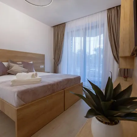 Purple Luxury Apartment Lake On Mamaia Exterior foto