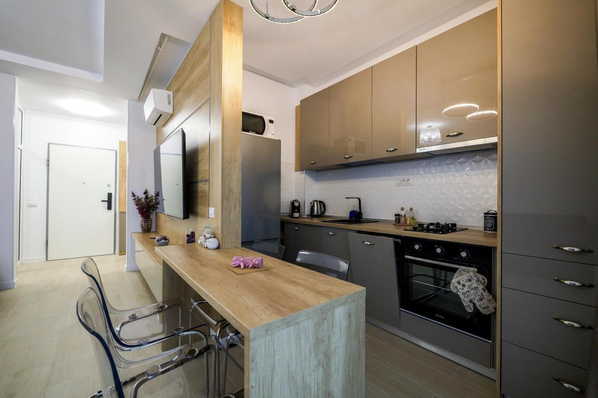 Purple Luxury On Mamaia