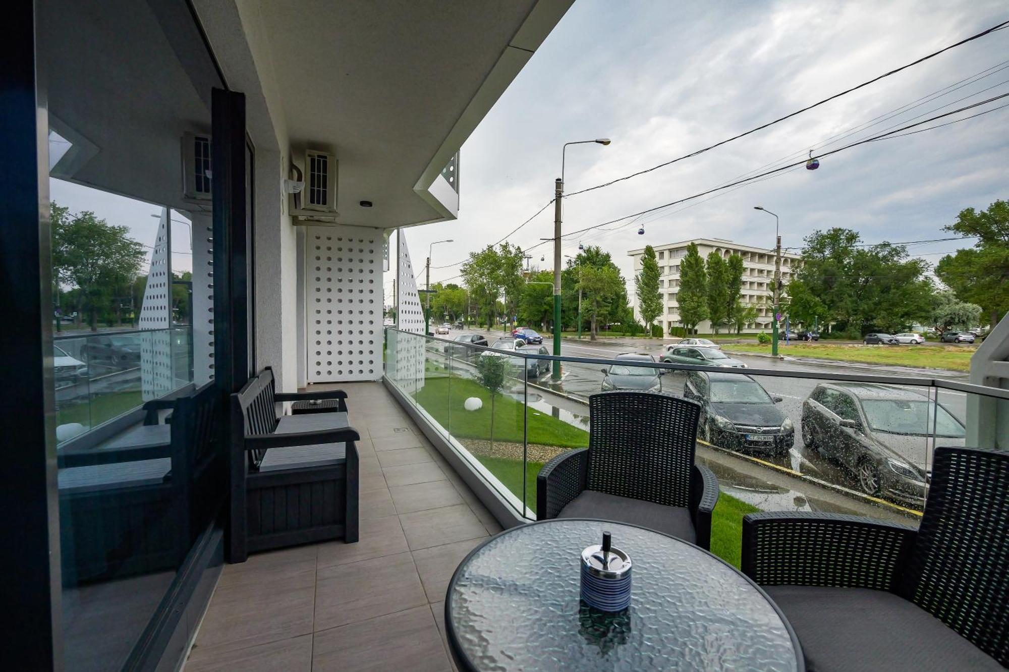 Apartment Purple Luxury On